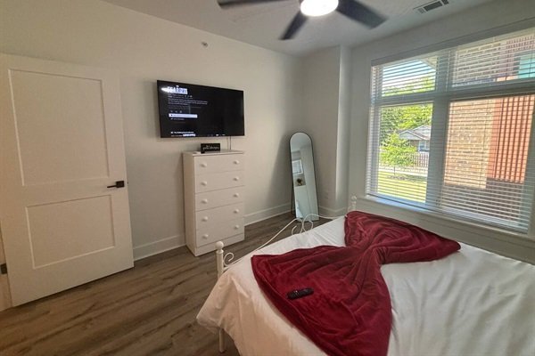 0f3116197df34d43aabaf43965938aa9-Medium