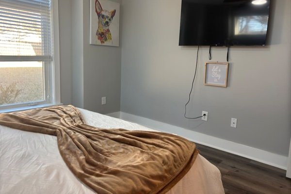 1b48117cf3114c2392a62c5180e385ba-Medium