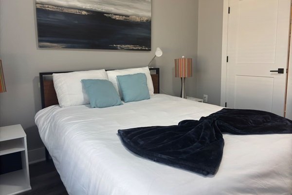 2218e880b384456f916432ab05bb6f82-Medium