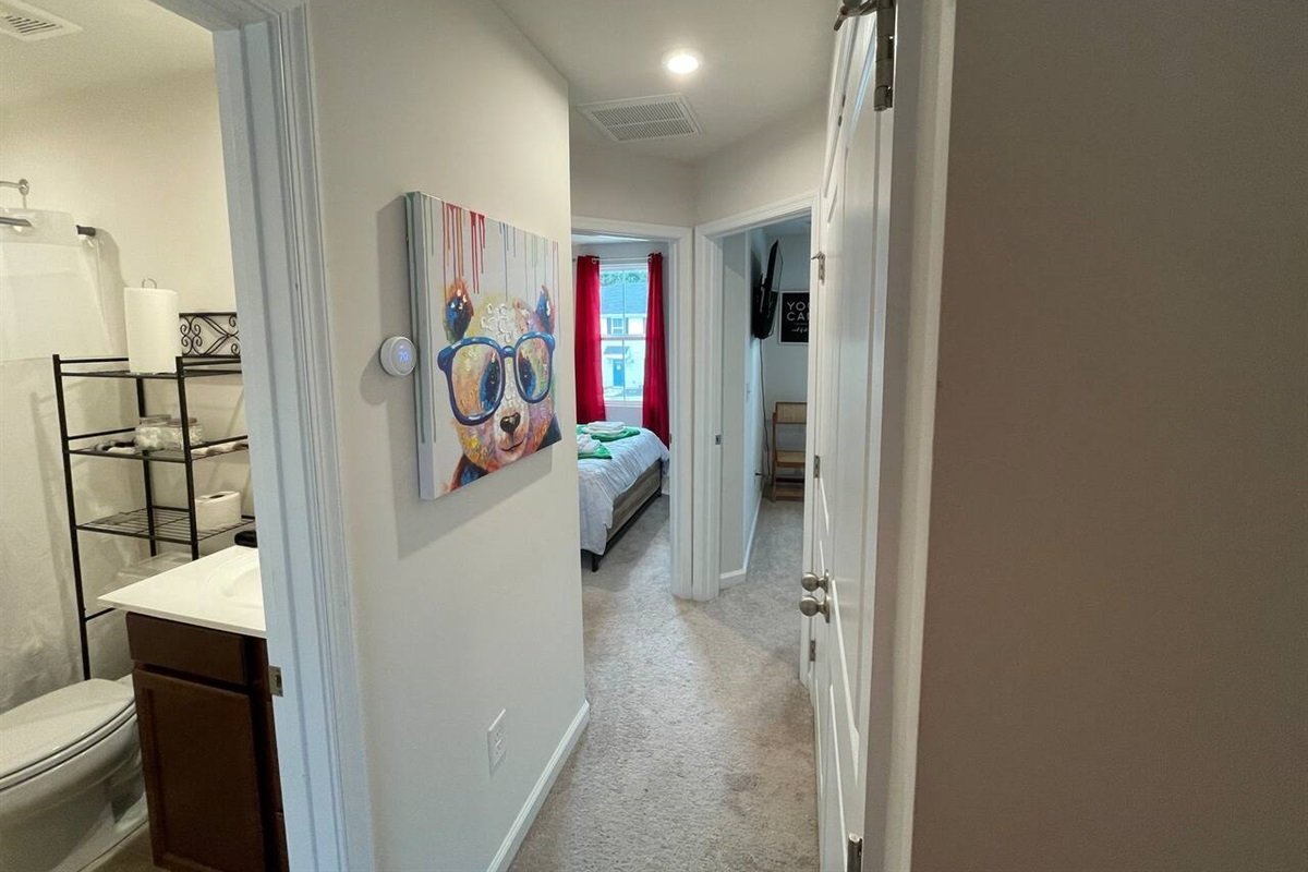 2caa84b52fca41ff83ba227bed90590f-Large