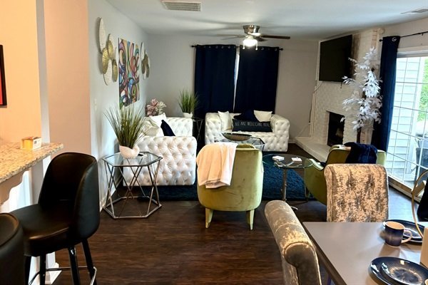 311b78316b724bc3893a18e0c54660ef-Medium