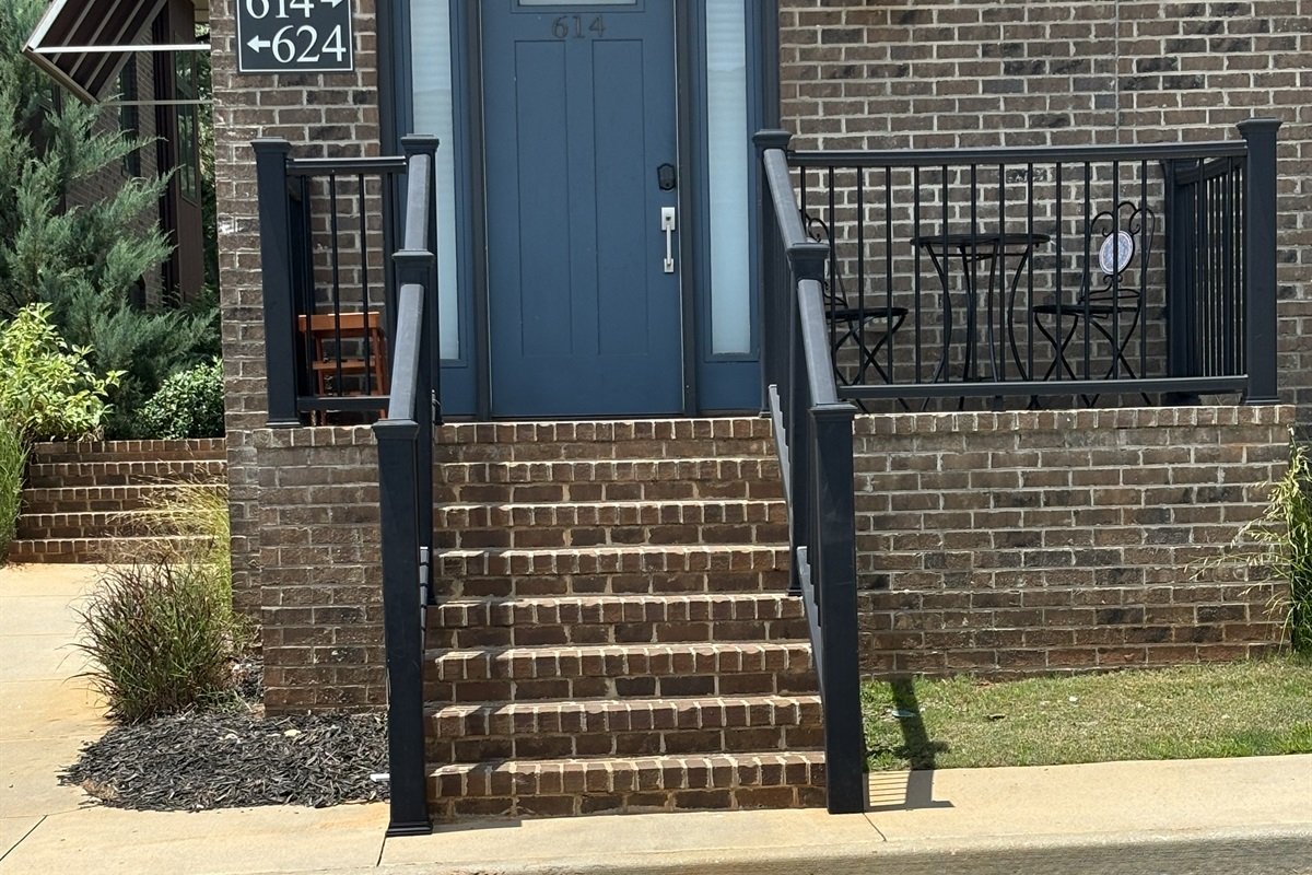 33b854ec01964aba9866c81434a91aec-Large