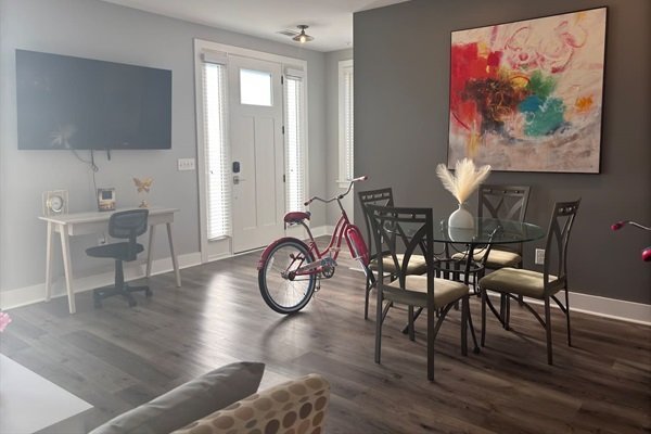 39e9a04d27f245fe80cdd848e954fd4f-Medium