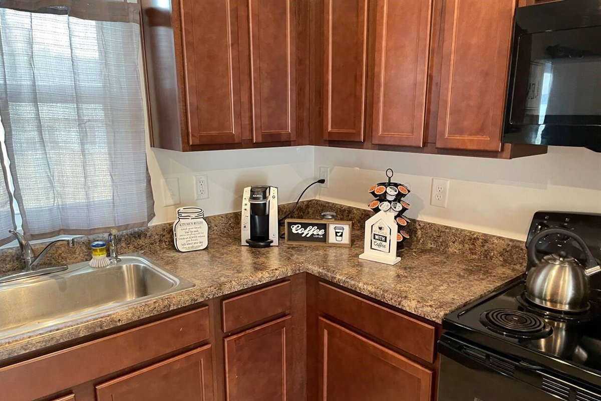 427d59a71f0e4f08872403d3a1da6def-Large