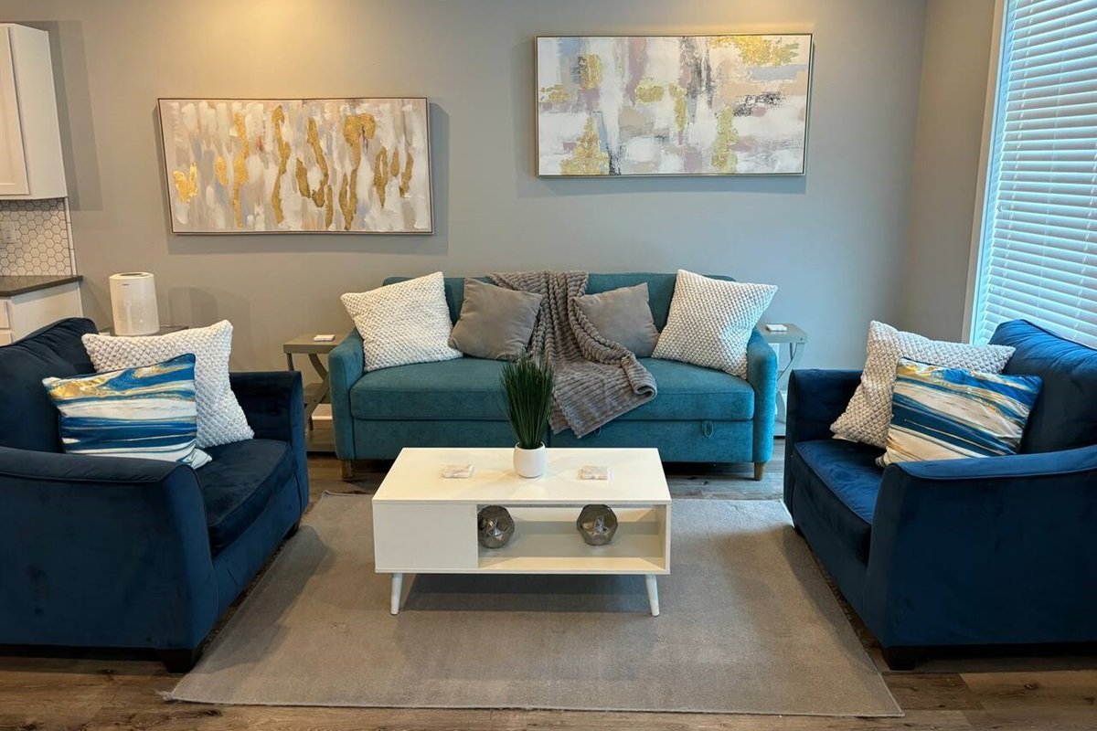 4dcc311a6bb44ff6b29f05d337adb5ea-Large