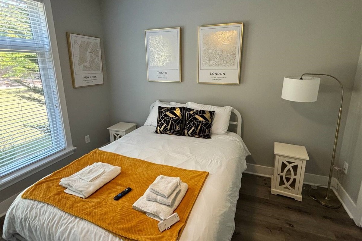 54b8a654cb8a43daad601557e623b2af-Large