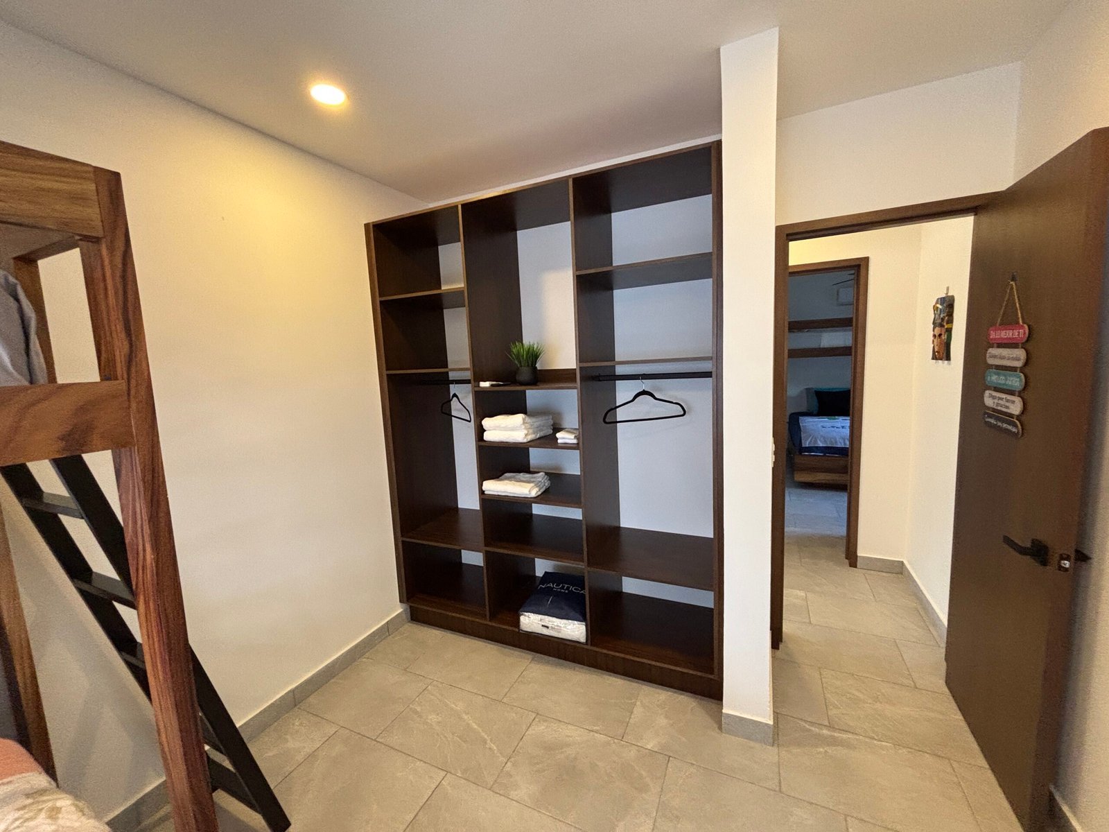 551139E4-F1EA-4CED-904A-9E71974D5C20-scaled