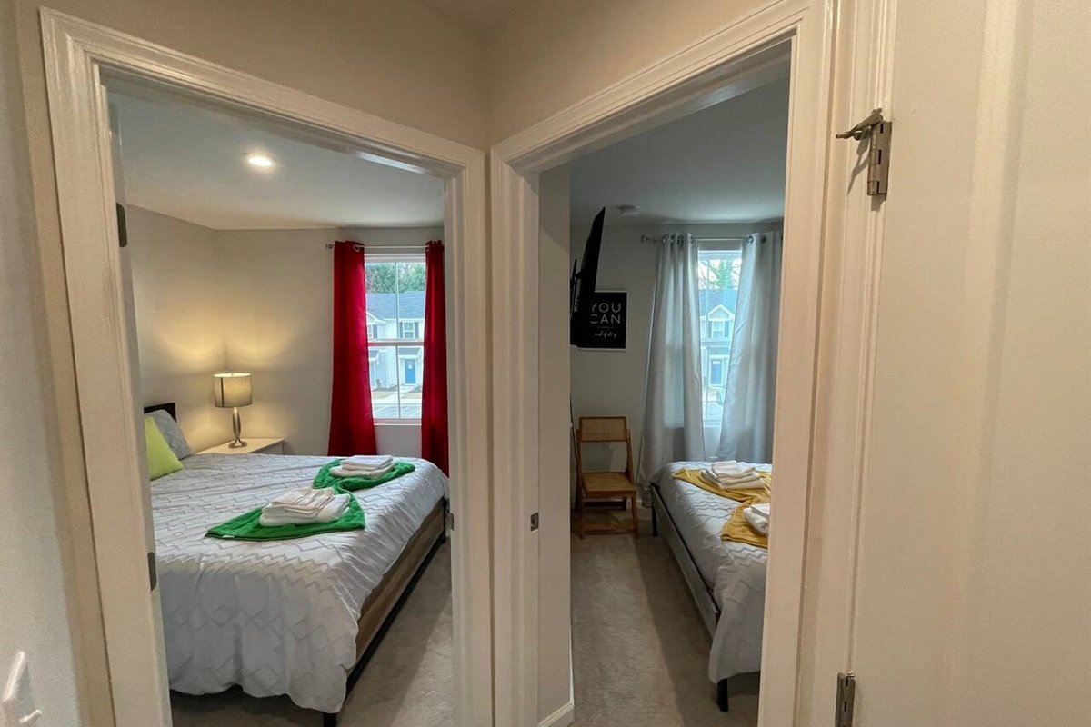 65c88750745040088e8d2f34d18c89dc-Large