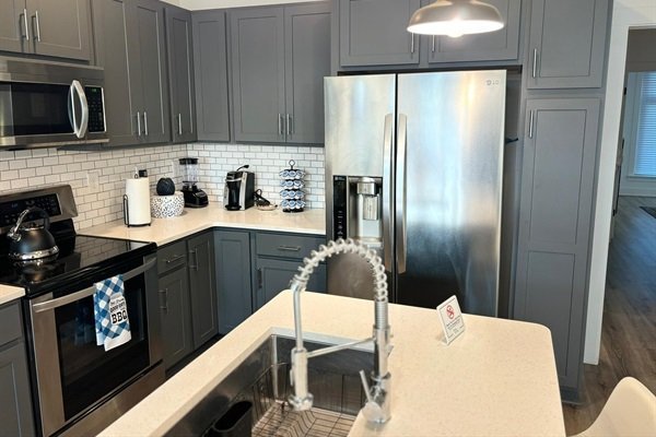 68a07f99de114e709327575f2560281e-Medium