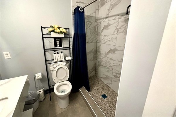 72233a63b9ba40dfa1d0bb4be851d5d4-Medium