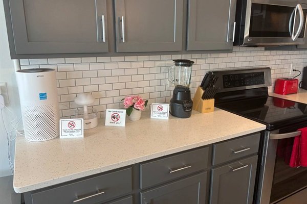 7bf72a98d3784824a7fdbb4eeec8229a-Medium