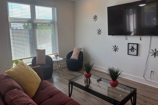 8e580f8ef28c45c8a6f2567e230ebff9-Medium