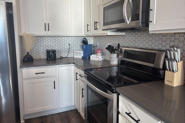 8fb518be0b984d648bce63239ad8e6b7-Medium