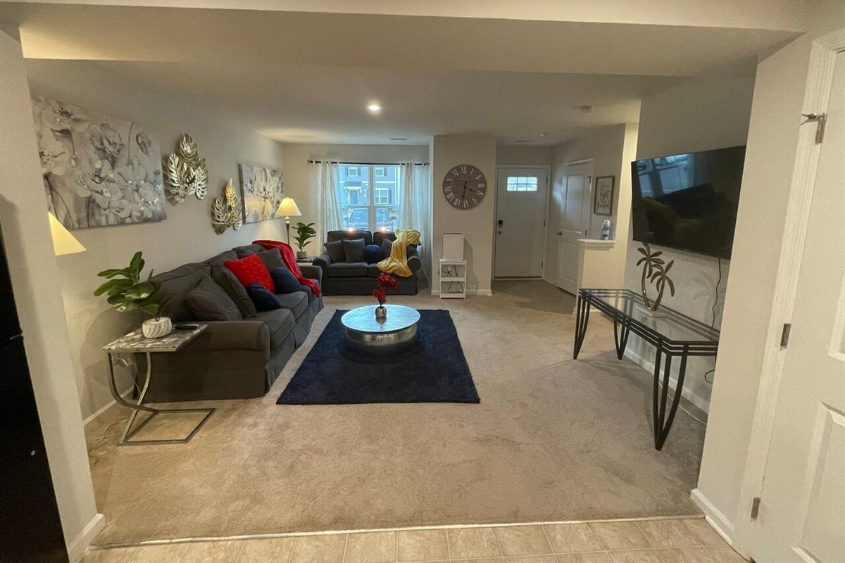 92d43c337bef444db4bd6907b9fe7826-Large