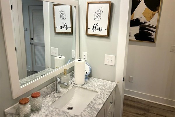 93aa78989c1e406fb56e1c7cb2bc0fb5-Medium