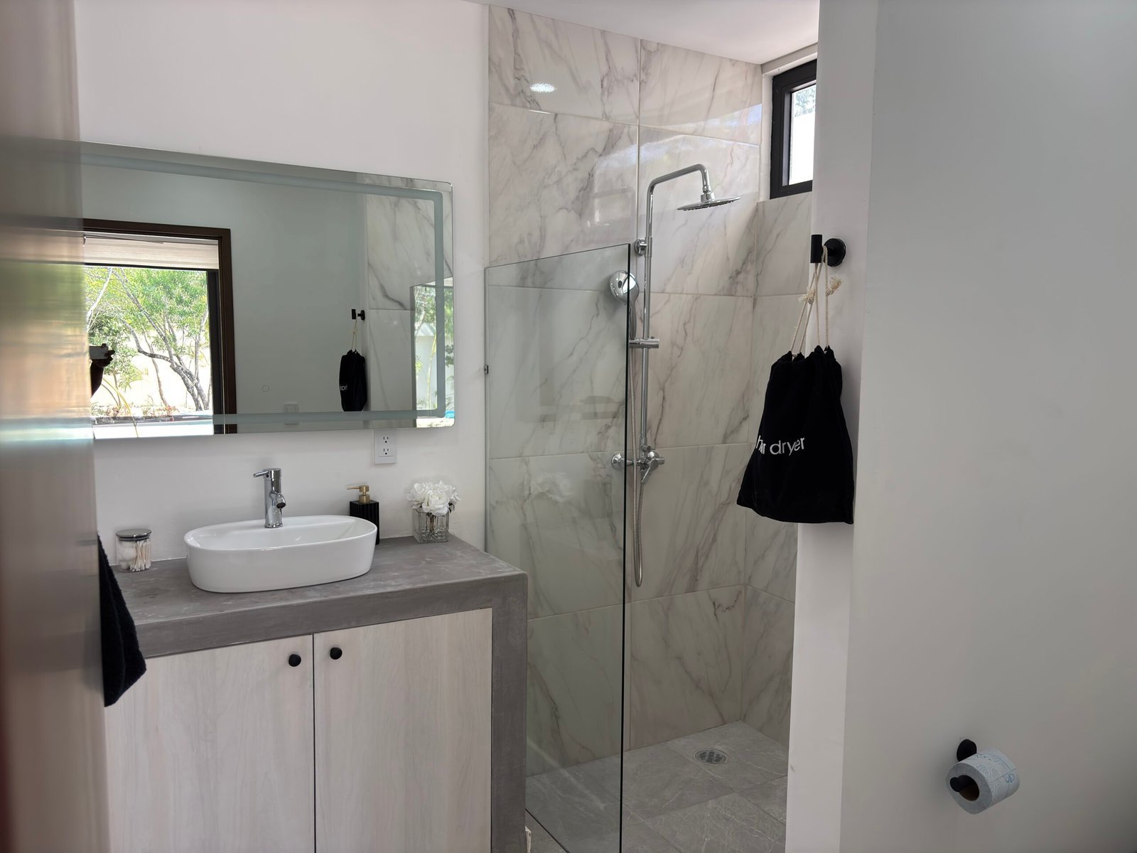 C84BCAC0-F3D2-4F89-9325-5047A033E4A0-scaled