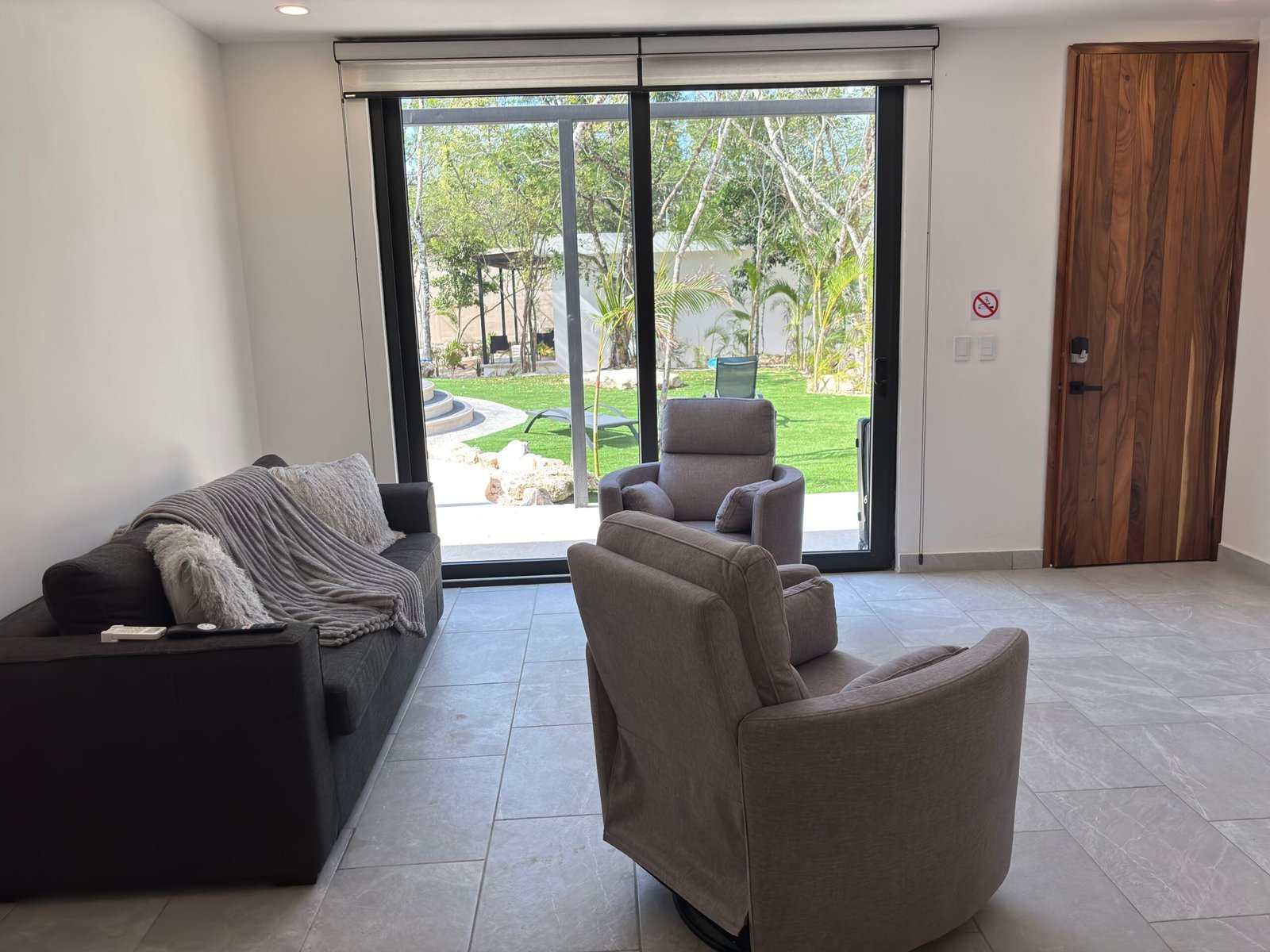 E0FC336C-D5B6-4BEE-B521-1D5F09A656E3-scaled