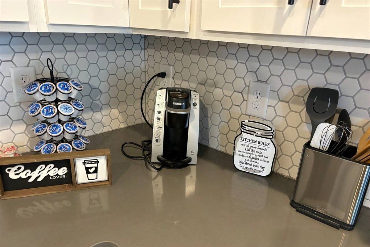 a0bf19c00f0a4839878082cd465426a4-Large