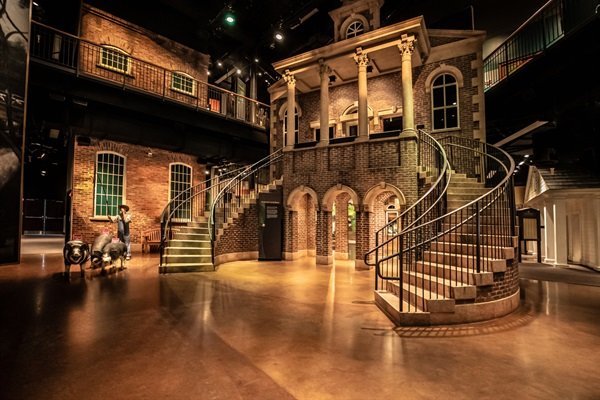 a84d55c7d6a44afca270cd9a427e6d8f-Medium