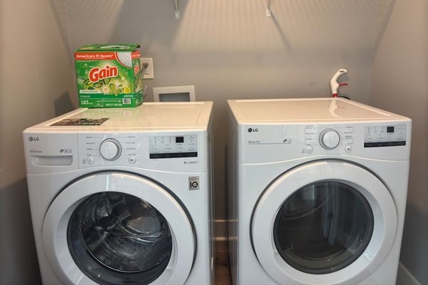 be2b463b8b72494ea93c73a5d9804118-Medium