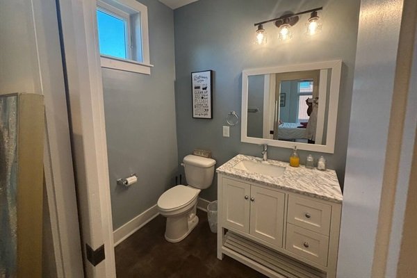 be2e2e5a33ab44d4b474ec921c2546e1-Medium