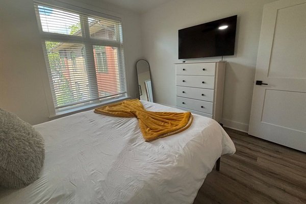 e7d9acac0b38475493214982198d6937-Medium