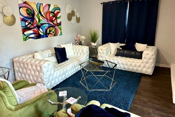 f1cc27d243ba4fdf915132f07ae501e1-Medium