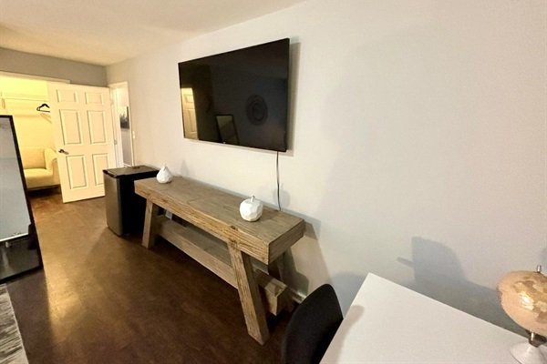 f4ee05d4608e48b89e65aaa92e503eca-Medium