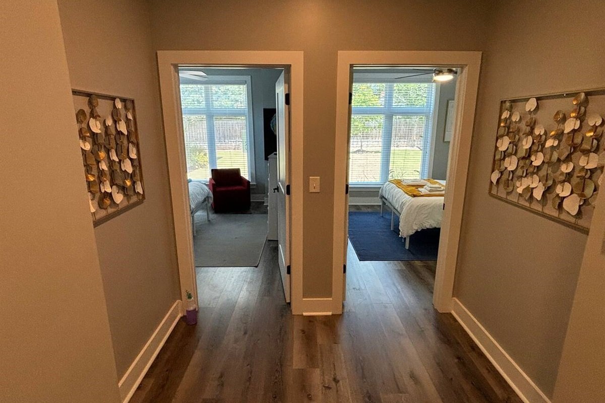 fee7e0ee93454e81be9854188bac90ed-Large